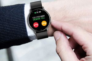 Parya Official smartwatch met touchscreen (zwart)