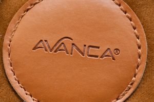 Bruine bluetooth audio oorwarmers van Avanca