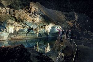 De Grotten van Han in de Belgische Ardennen (2 p.)