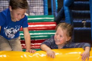 2 tickets voor Jimmy's Speelparadijs + rolschaatsen bij Roller Planet