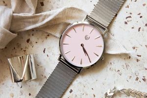 Montre femme avec bracelet en métal de VIGI (Allure)