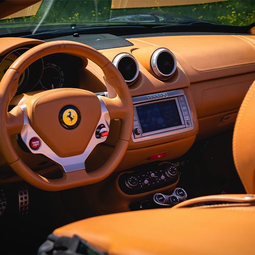Korting Rijden in een Ferrari California