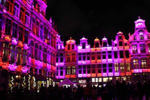 Een dagje kerstshoppen in een stad naar keuze (2 p.)