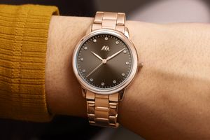 Montre femme AVA