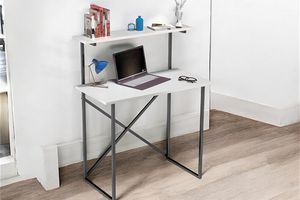 Bureau met boekenplank