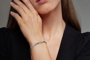 Zilverkleurige bangle-armband van Anna Milano