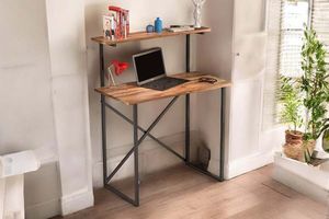 Stijlvol bureau met boekenplank