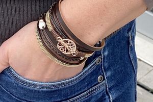 Armband leer met levensboom en parels (bruin)