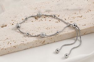 Bracelet argenté avec petites boules