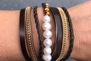 Leren armband met zoetwaterparels van Galeara Design