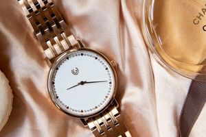 Montre pour dames avec bracelet en métal par VIGI modèle Shine Bright