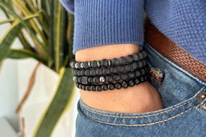 4 bracelets en perles noires