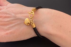 Bracelet en cuir noir avec cœur de Sophie Siero