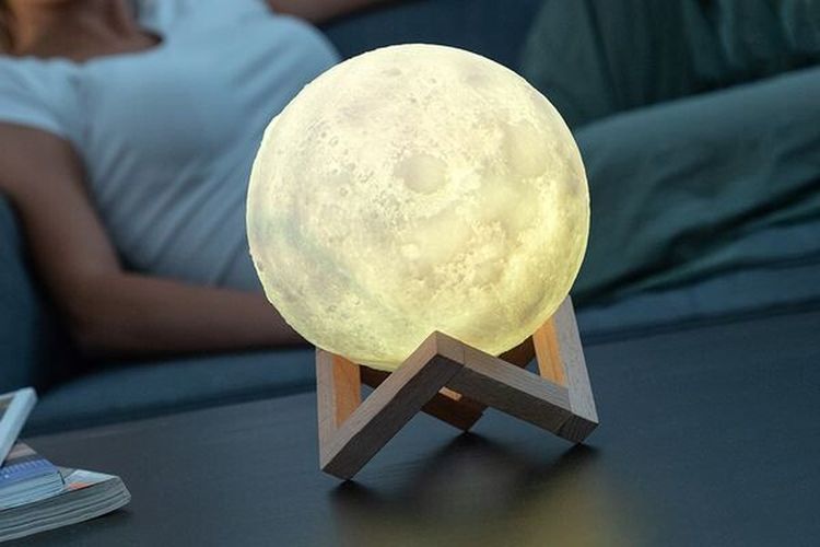 3D-maanlamp met 16 RGB-kleuren