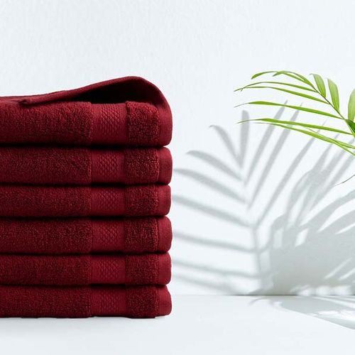 6 bordeauxrode handdoeken van hotelkwaliteit