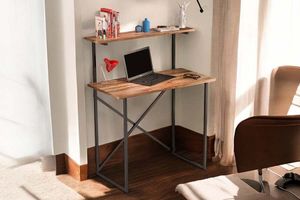 Stijlvol bureau met boekenplank