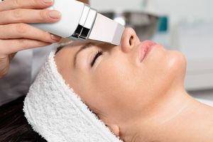 Ultrasonic gezichtsreiniger en huidverbeteraar van MOSS