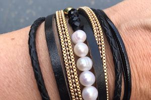 Wikkelarmband met zoetwaterparels van Galeara Design